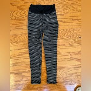 Counter Scrunch Black Leggings